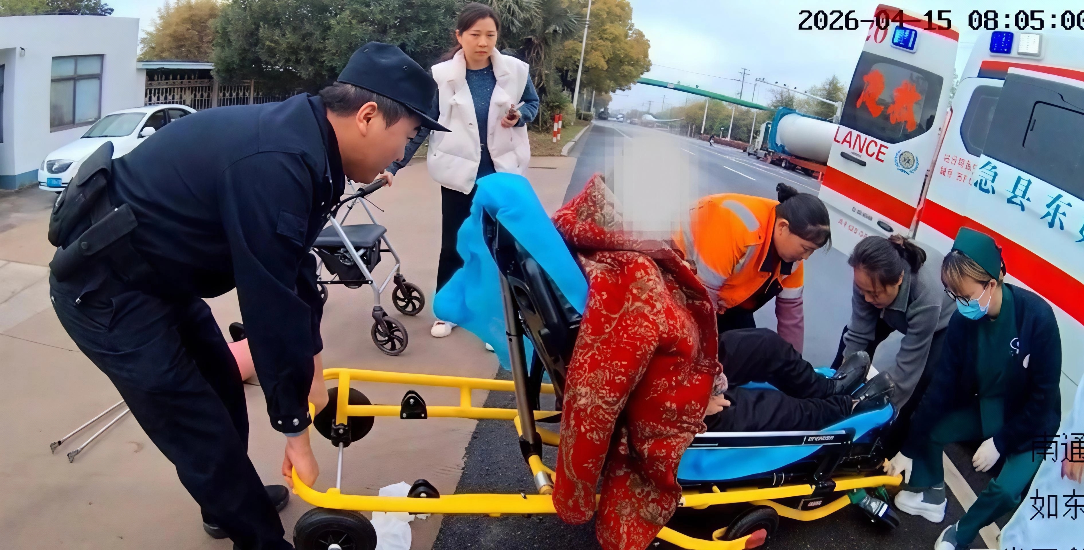 “你真棒！taptap开户-taptap体育注册科技张群梅”——上班途中勇救八旬老人